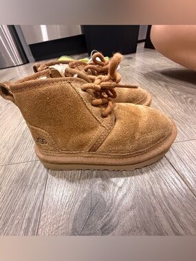 UGG Kids Chestnut Suede Lace-Up Boot